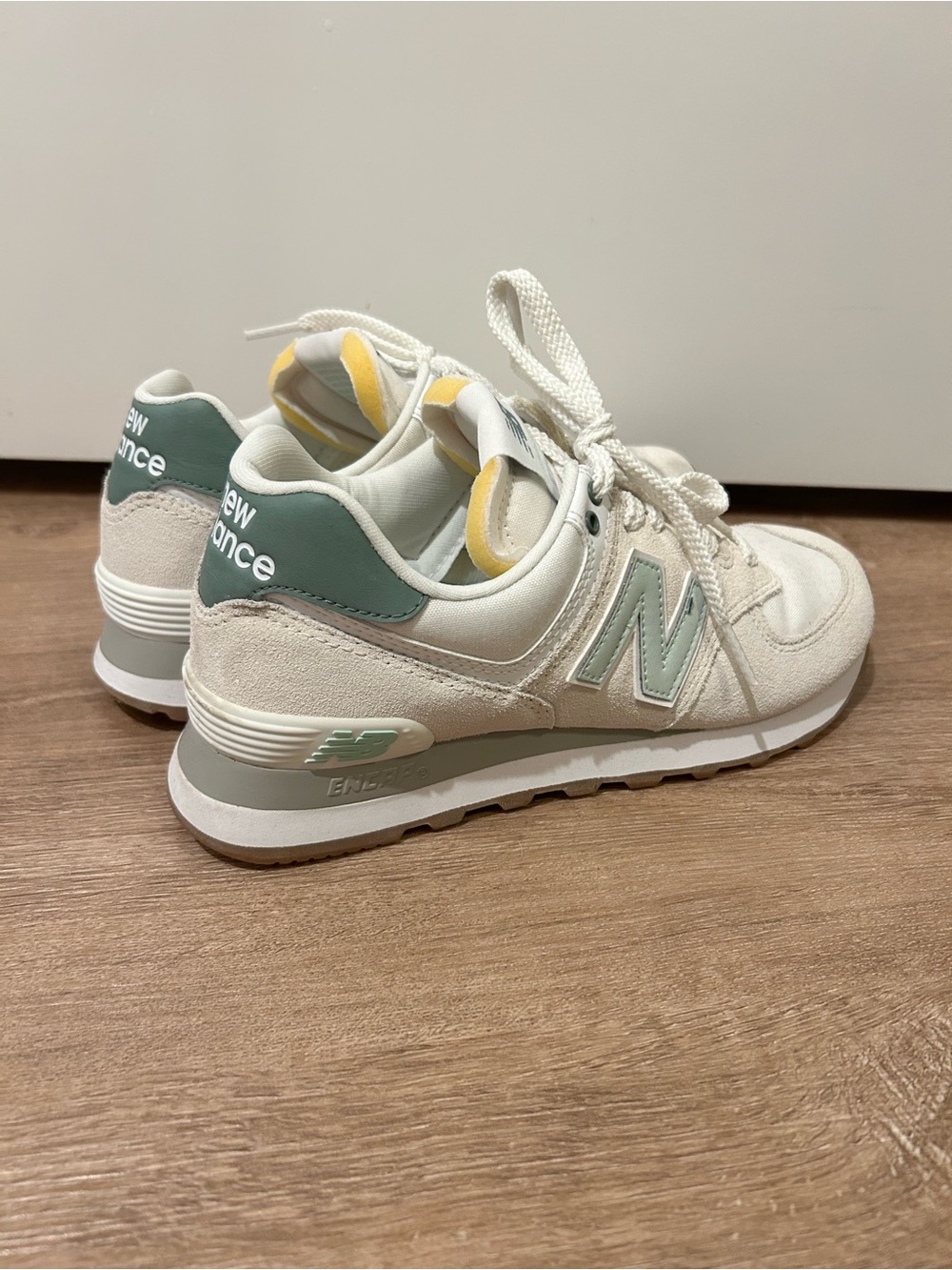 New Balance Women’s Cream and Sage Retro Sneakers - Picture 3 of 3